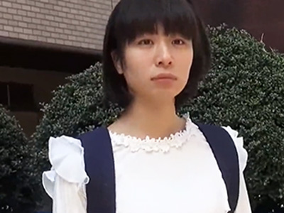 真っ白なスレンダーボディーの美少女がストーカーに狙われて自宅でレイプされちゃう