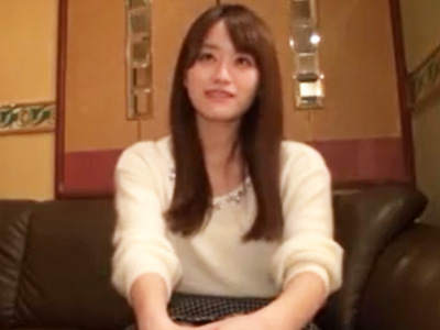 ナンパ師に流されてハメ撮りしちゃう色白スレンダーな素人女子大生ｗ