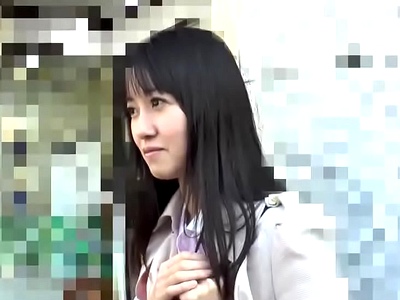 まるで少女のようなルックスの人妻ナンパ→潮吹き止まらなく敏感体質マンコに大量種付けｗ