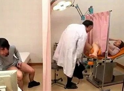 「だめ逝っちゃうぅーー♡」隣に旦那がいるのに絶叫しながら悪徳医者チンポでイキ狂う敏感妻ｗ