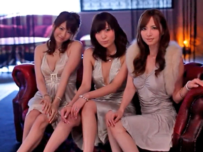 セレブ美女たちと豪華すぎる乱交ハーレムSEX